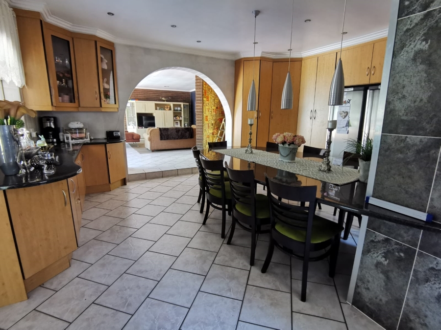 3 Bedroom Property for Sale in Denneoord Gauteng