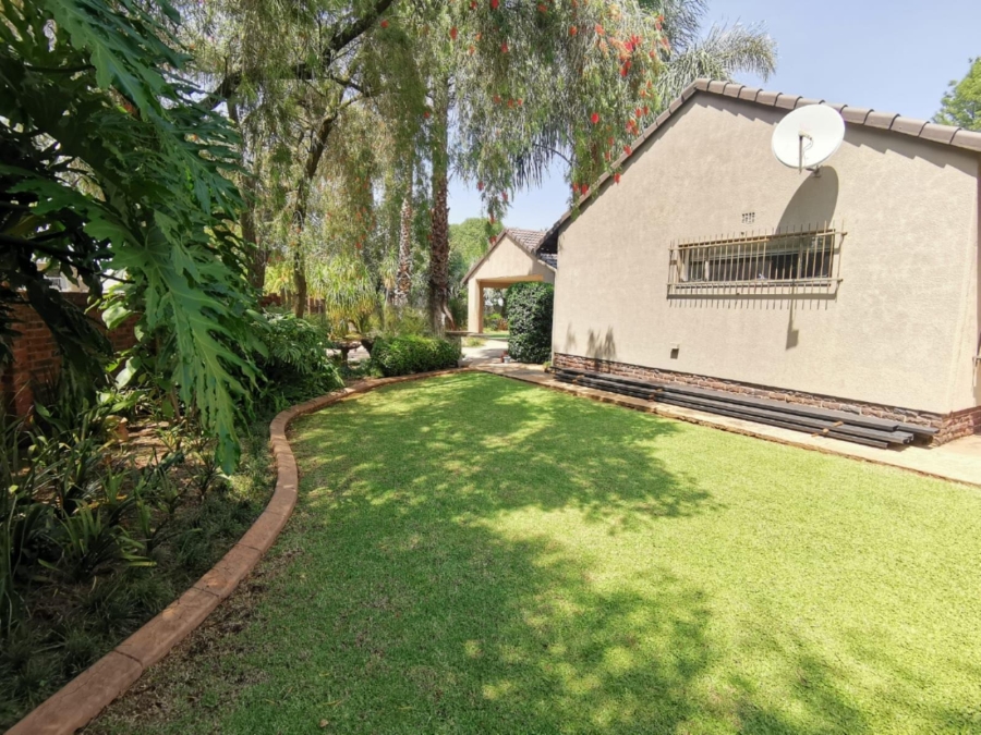 3 Bedroom Property for Sale in Denneoord Gauteng