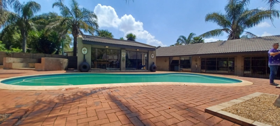 3 Bedroom Property for Sale in Denneoord Gauteng