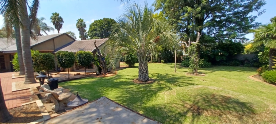 3 Bedroom Property for Sale in Denneoord Gauteng