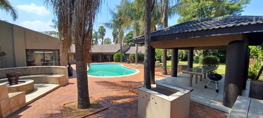 3 Bedroom Property for Sale in Denneoord Gauteng