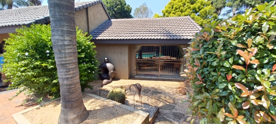 3 Bedroom Property for Sale in Denneoord Gauteng