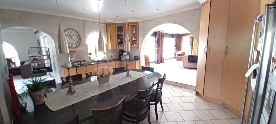 3 Bedroom Property for Sale in Denneoord Gauteng