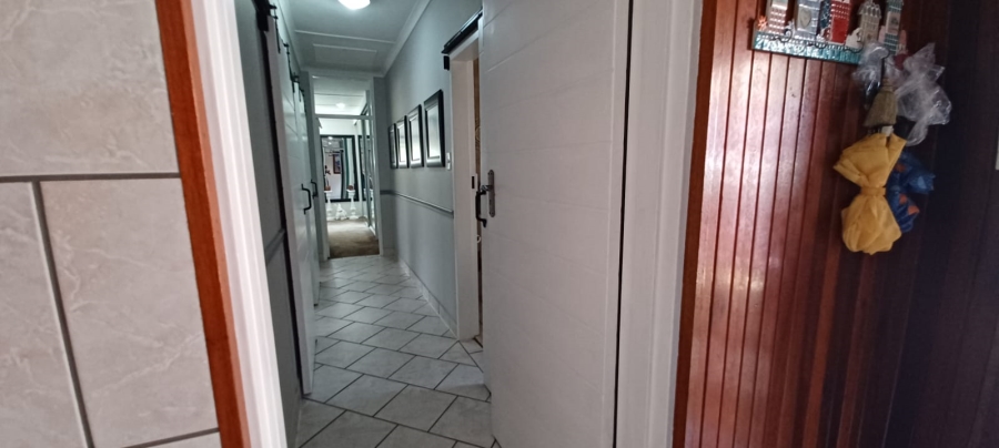 3 Bedroom Property for Sale in Denneoord Gauteng