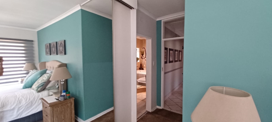 3 Bedroom Property for Sale in Denneoord Gauteng