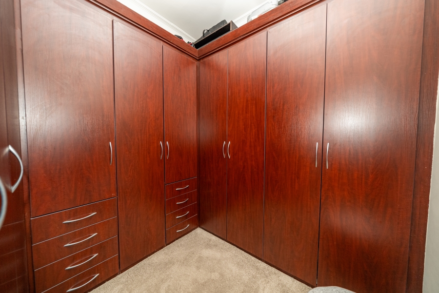 4 Bedroom Property for Sale in Waterkloof Ridge Gauteng