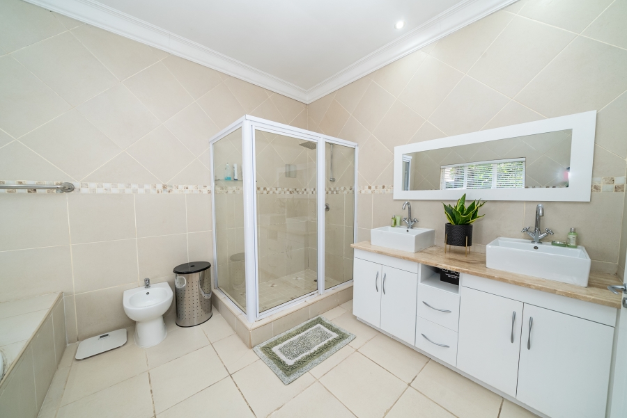 4 Bedroom Property for Sale in Waterkloof Ridge Gauteng