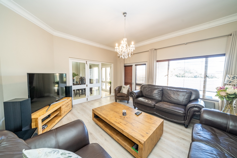 4 Bedroom Property for Sale in Waterkloof Ridge Gauteng