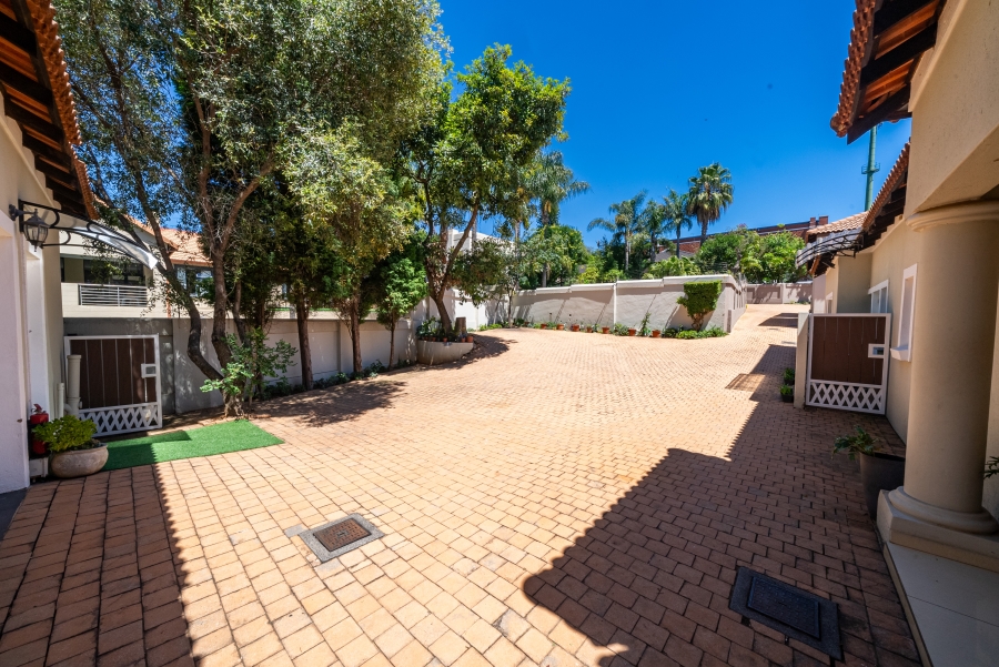 4 Bedroom Property for Sale in Waterkloof Ridge Gauteng