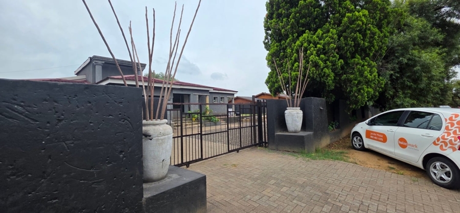 4 Bedroom Property for Sale in Vanderbijlpark CW 4 Gauteng