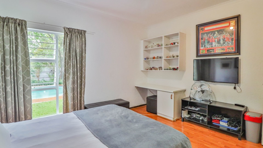 4 Bedroom Property for Sale in Magaliessig Gauteng