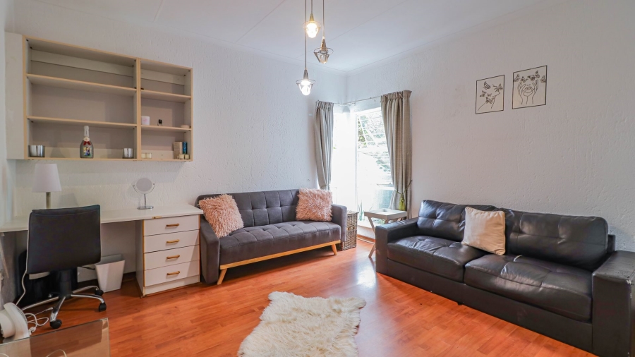 4 Bedroom Property for Sale in Magaliessig Gauteng