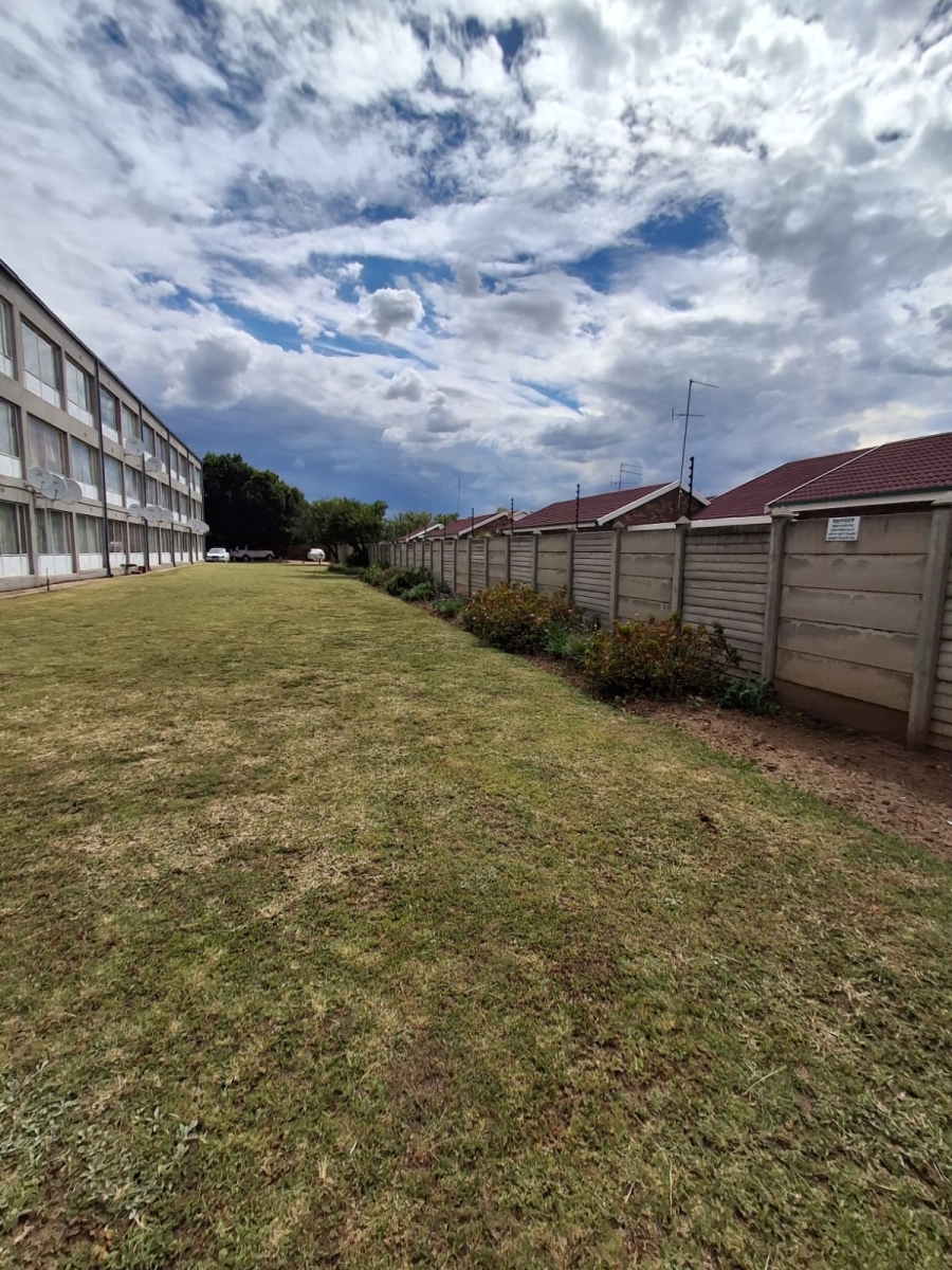 2 Bedroom Property for Sale in Three Rivers Gauteng