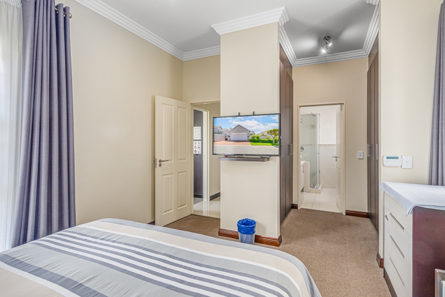 3 Bedroom Property for Sale in Broadacres Gauteng