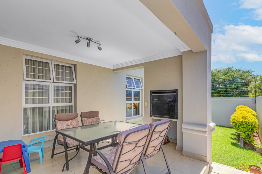 3 Bedroom Property for Sale in Broadacres Gauteng