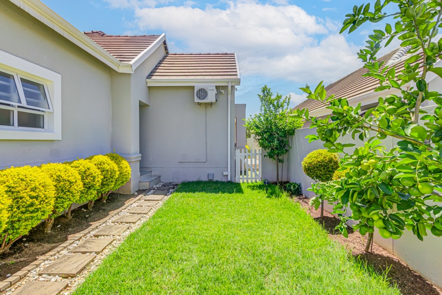 3 Bedroom Property for Sale in Broadacres Gauteng