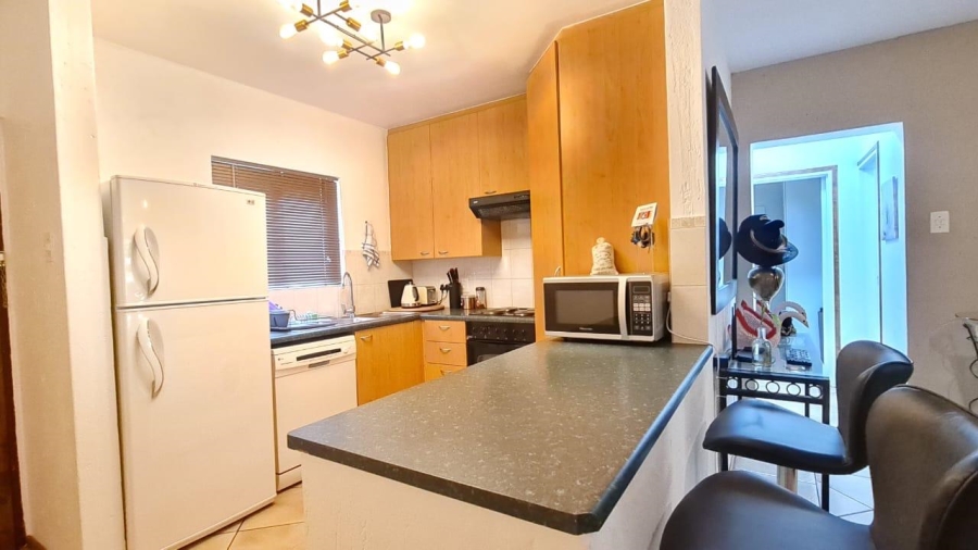 2 Bedroom Property for Sale in Sunninghill Gauteng