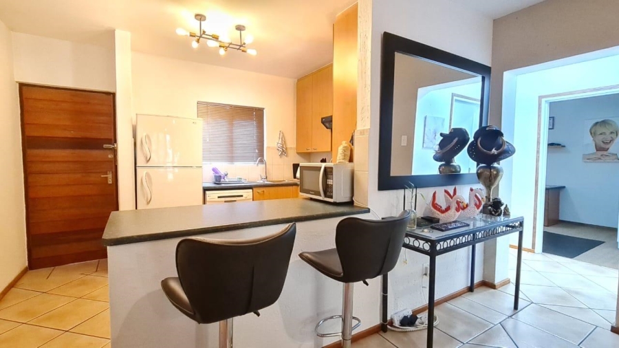 2 Bedroom Property for Sale in Sunninghill Gauteng