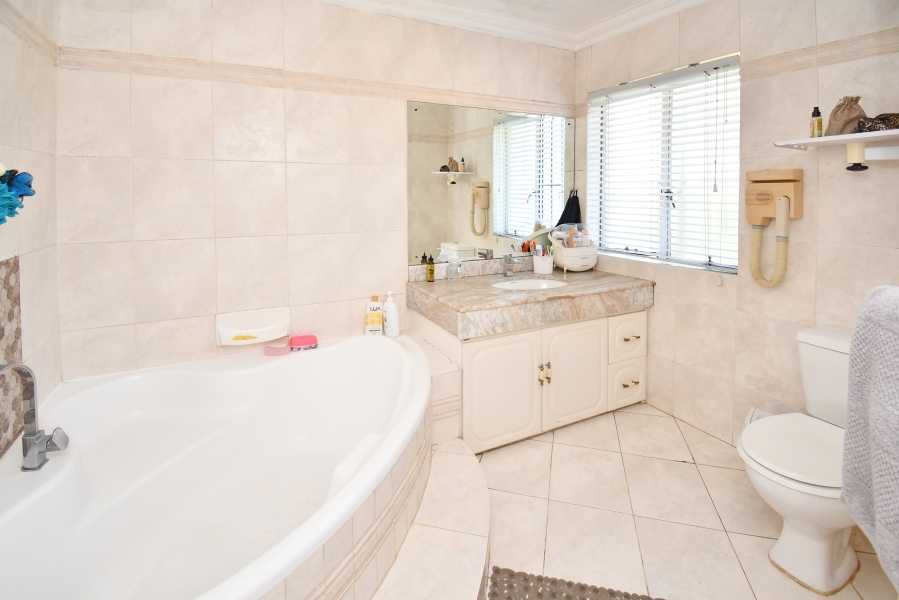 3 Bedroom Property for Sale in Randjesfontein A H Gauteng