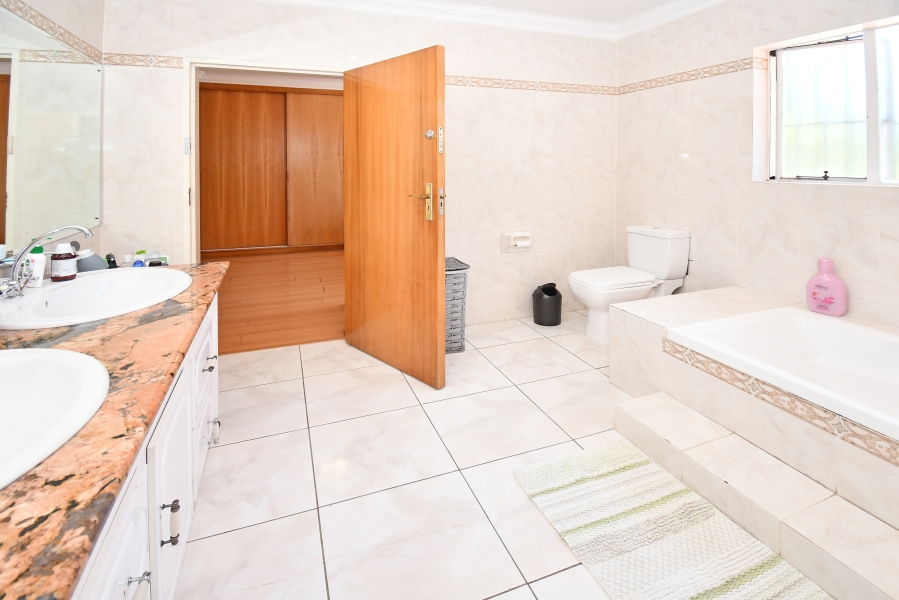 3 Bedroom Property for Sale in Randjesfontein A H Gauteng