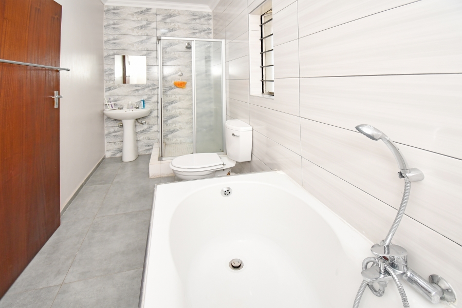 3 Bedroom Property for Sale in Randjesfontein A H Gauteng