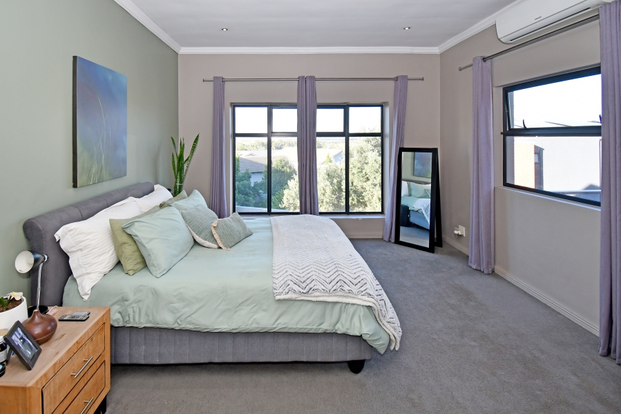 4 Bedroom Property for Sale in Copperleaf Estate Gauteng