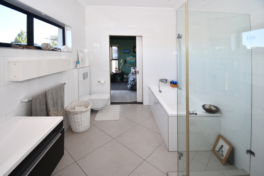 4 Bedroom Property for Sale in Copperleaf Estate Gauteng