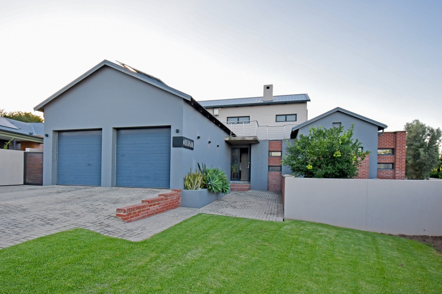 4 Bedroom Property for Sale in Copperleaf Estate Gauteng