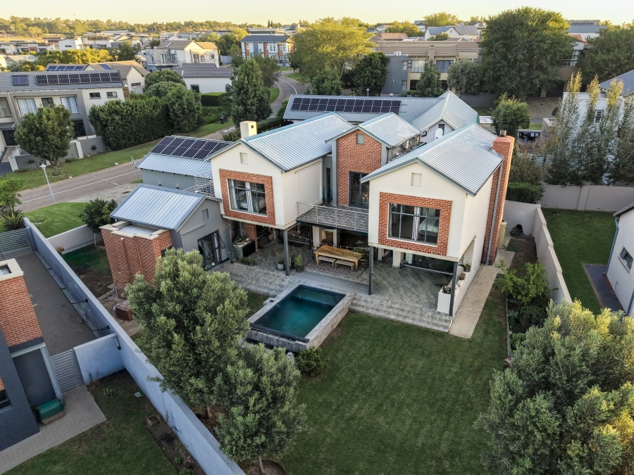 4 Bedroom Property for Sale in Copperleaf Estate Gauteng