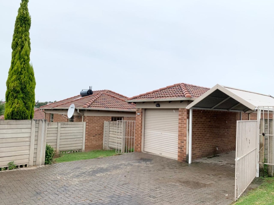 3 Bedroom Property for Sale in Olievenhoutbosch Gauteng