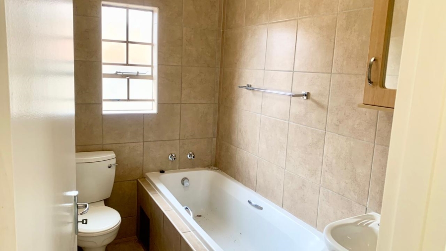 3 Bedroom Property for Sale in Olievenhoutbosch Gauteng