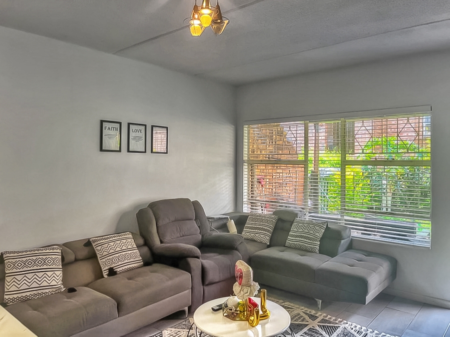 2 Bedroom Property for Sale in Vorna Valley Gauteng