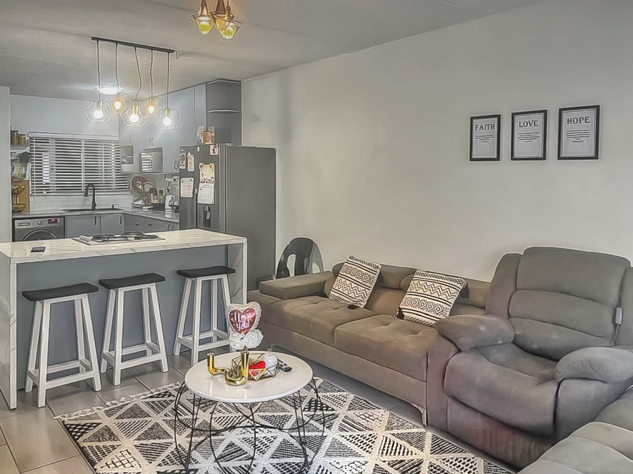 2 Bedroom Property for Sale in Vorna Valley Gauteng