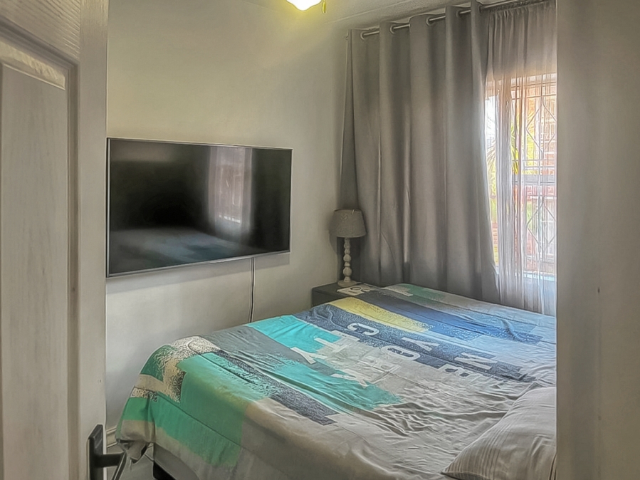 2 Bedroom Property for Sale in Vorna Valley Gauteng