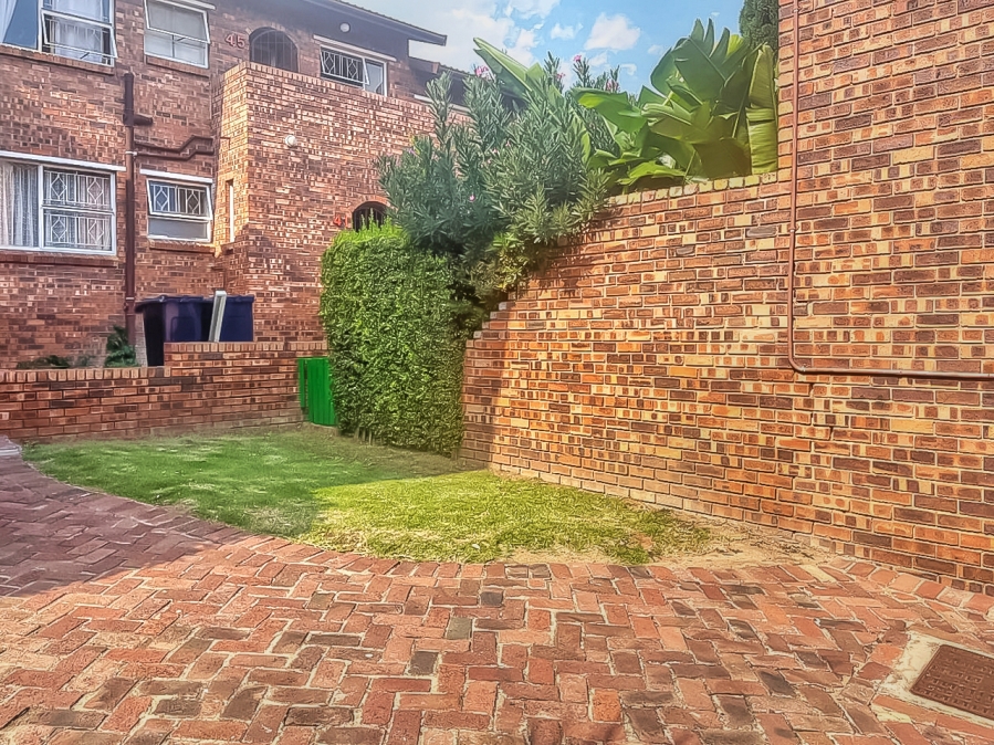 2 Bedroom Property for Sale in Vorna Valley Gauteng