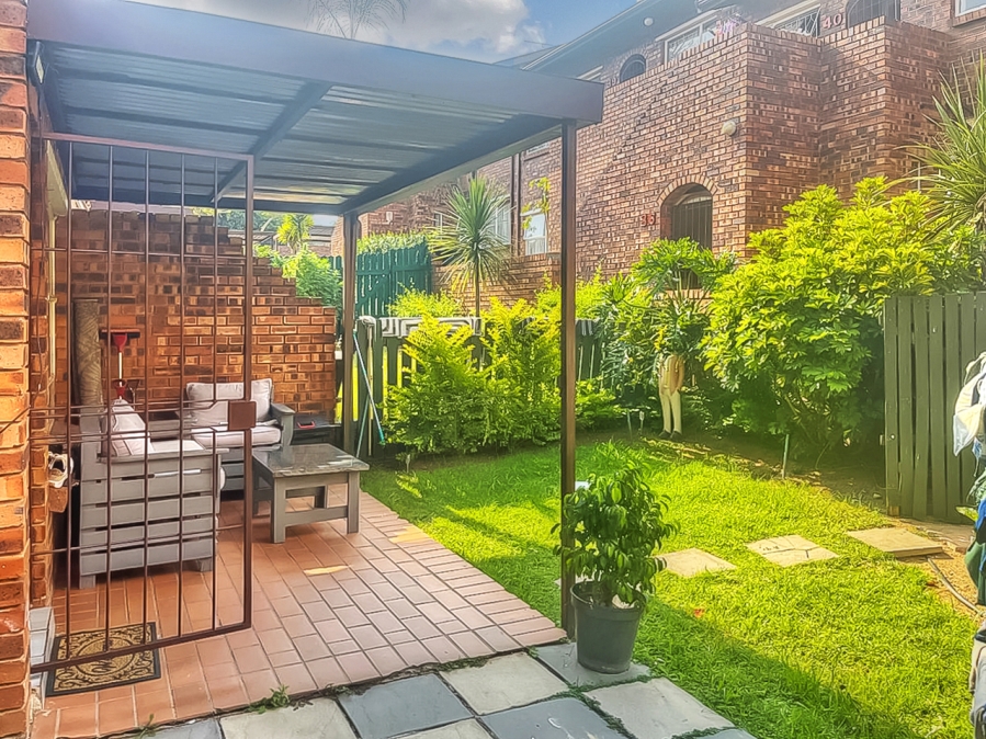 2 Bedroom Property for Sale in Vorna Valley Gauteng