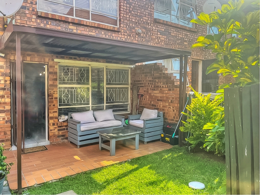 2 Bedroom Property for Sale in Vorna Valley Gauteng