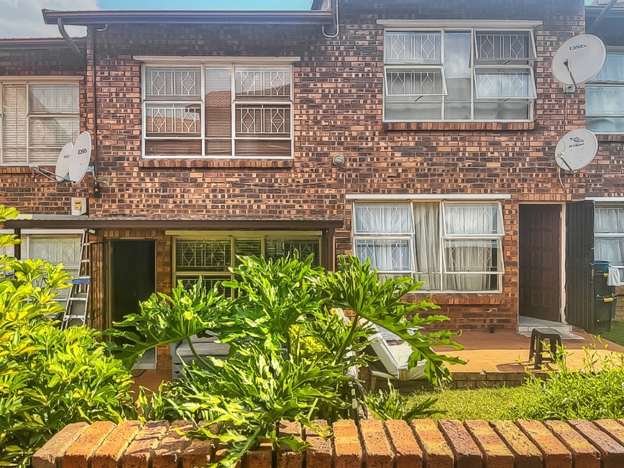 2 Bedroom Property for Sale in Vorna Valley Gauteng