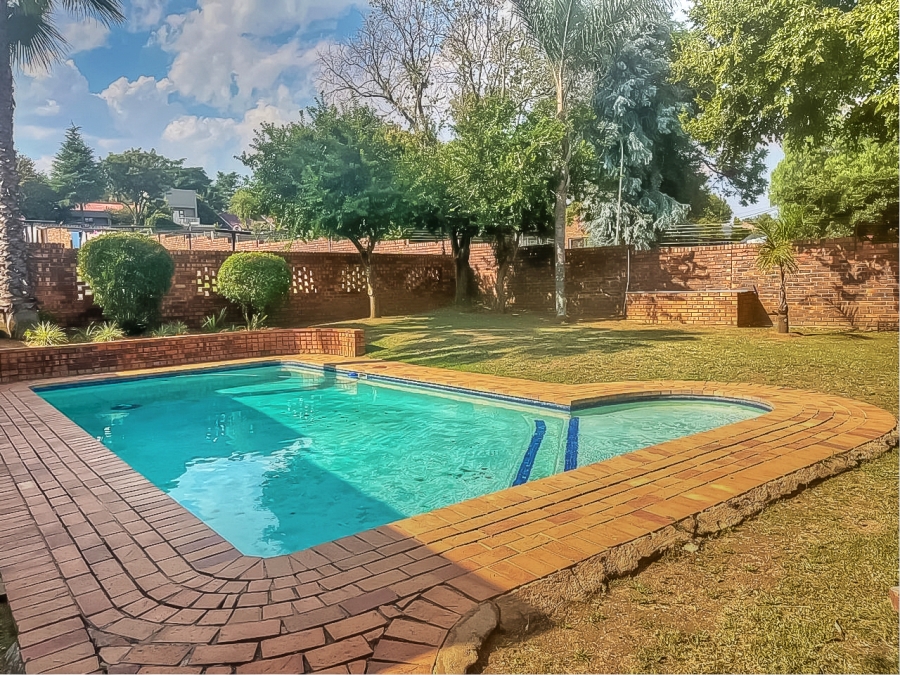 2 Bedroom Property for Sale in Vorna Valley Gauteng