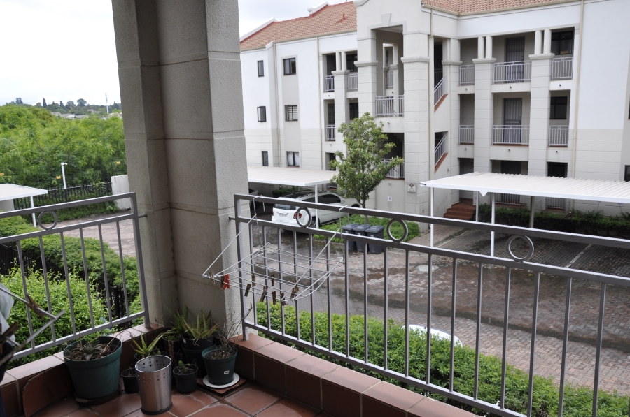 To Let 2 Bedroom Property for Rent in Noordwyk Gauteng