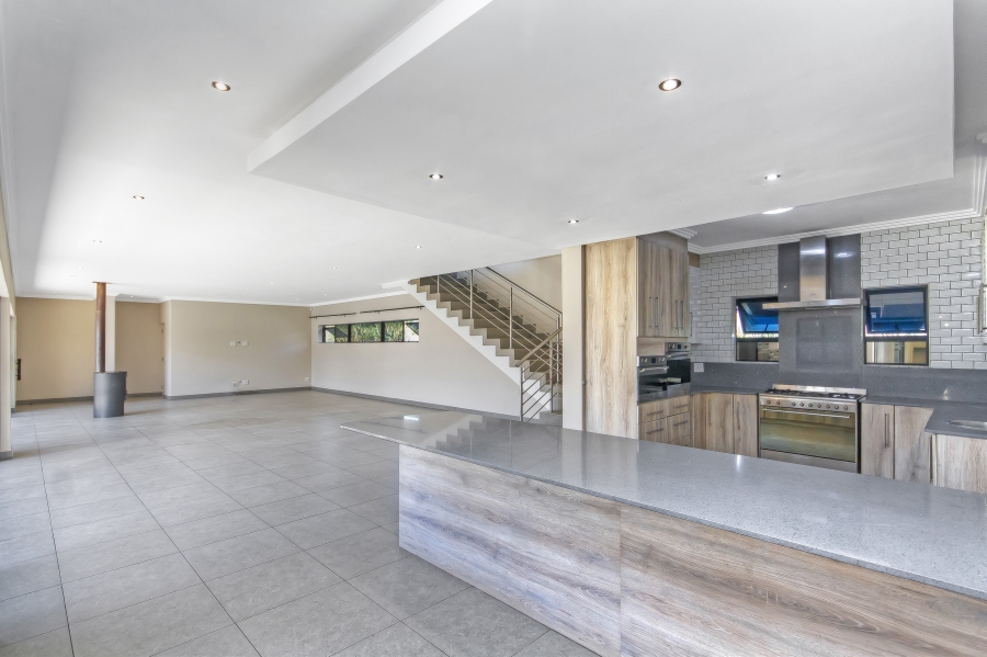 4 Bedroom Property for Sale in Waterfall Country Estate Gauteng