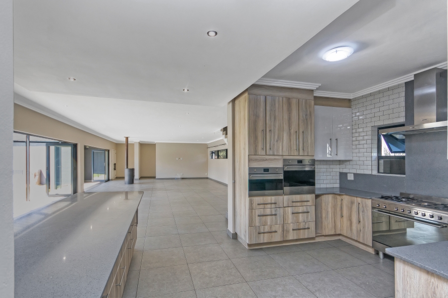 4 Bedroom Property for Sale in Waterfall Country Estate Gauteng