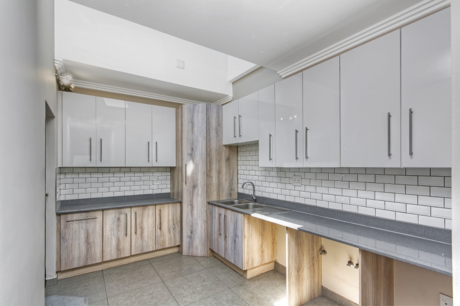 4 Bedroom Property for Sale in Waterfall Country Estate Gauteng