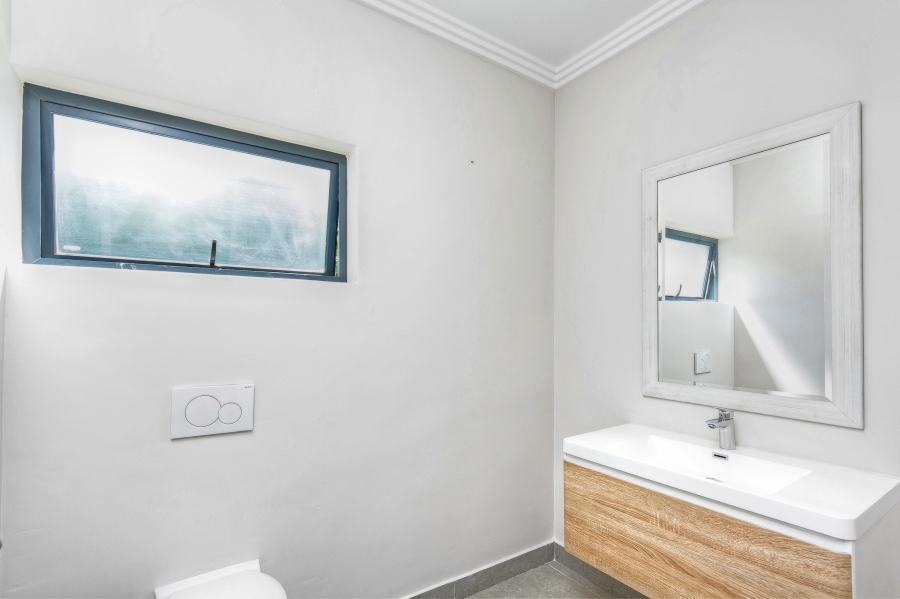 4 Bedroom Property for Sale in Waterfall Country Estate Gauteng