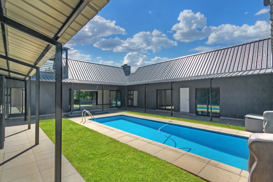 4 Bedroom Property for Sale in Waterfall Country Estate Gauteng