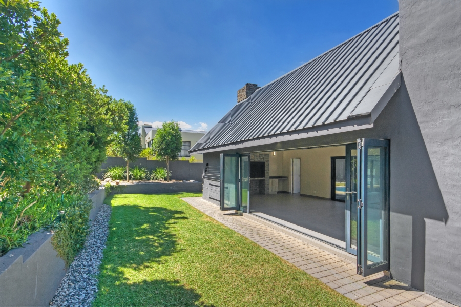 4 Bedroom Property for Sale in Waterfall Country Estate Gauteng