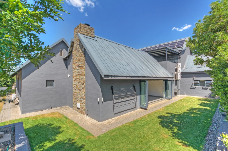 4 Bedroom Property for Sale in Waterfall Country Estate Gauteng