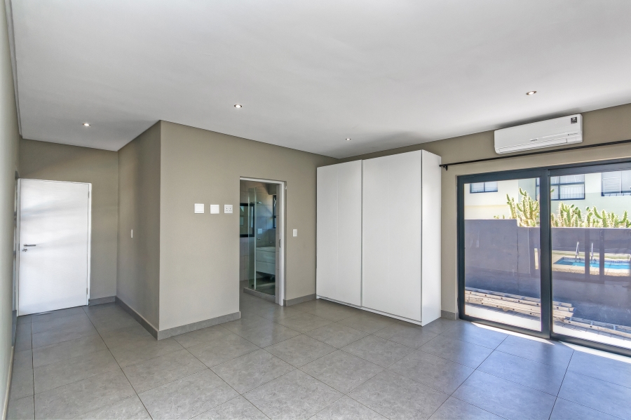 4 Bedroom Property for Sale in Waterfall Country Estate Gauteng