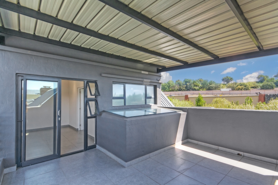 4 Bedroom Property for Sale in Waterfall Country Estate Gauteng