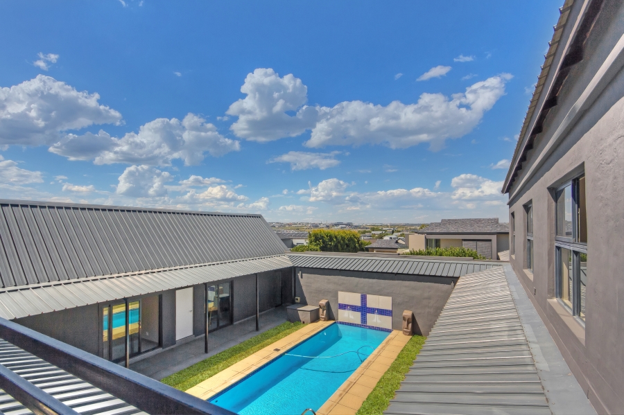 4 Bedroom Property for Sale in Waterfall Country Estate Gauteng